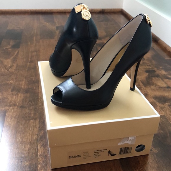 Michael Kors Hamilton Peep Pump Black Leather - Picture 5 of 10